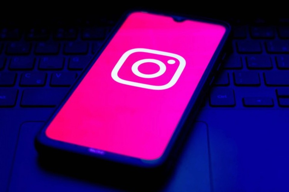 Ways to Read Instagram Direct Messages Without Being Seen